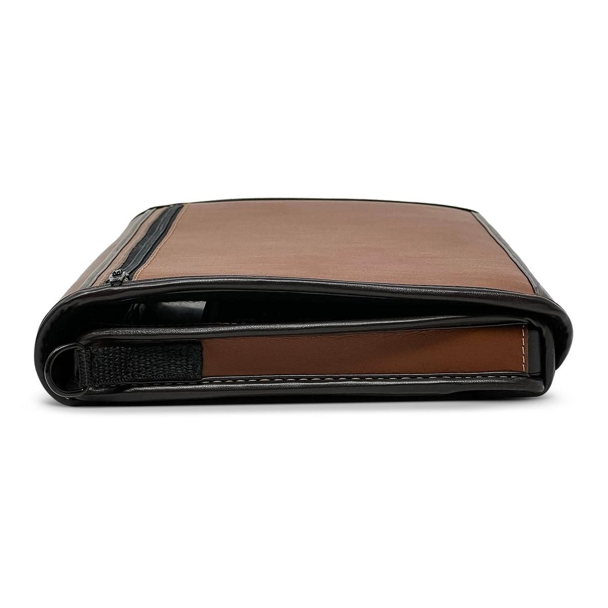 Side edge of the closed Mantis Q40 case showing the padded saddle-brown leather protective cover, fitted opening and carrying strap ring.